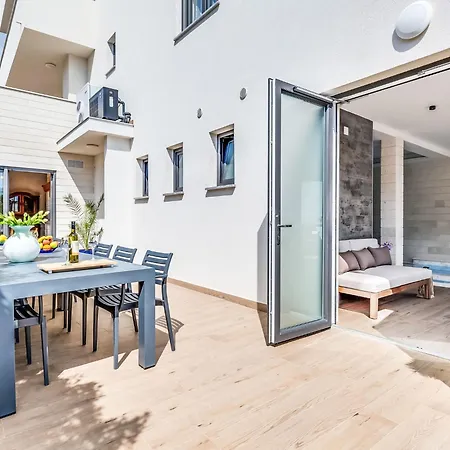Apartmán Luxury Terra Maiorum-1 By Interhome Povljana